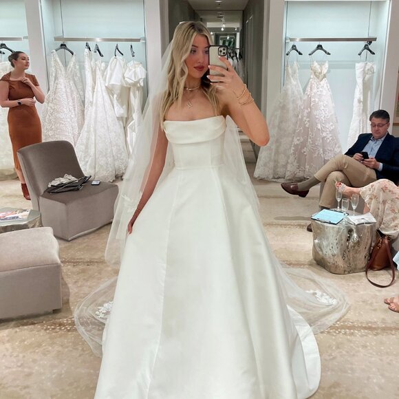 Monique Lhuillier Buckingham Wedding Dress / Gown - Picture 2 of 3